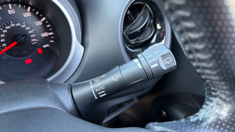 Nissan Juke 1.2 DiG-T N-Connecta 5dr Petrol Hatchback